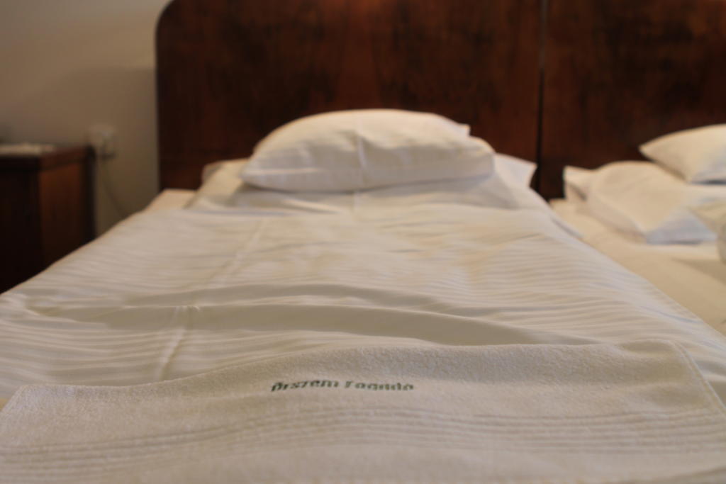 Orszem Fogado Hotel Szalafo Phòng bức ảnh